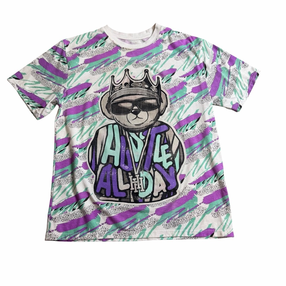 10/25🦋 Launder by Bailey White/Purple Retro Print HUSTLE ALL DAY Graphic Tee - L